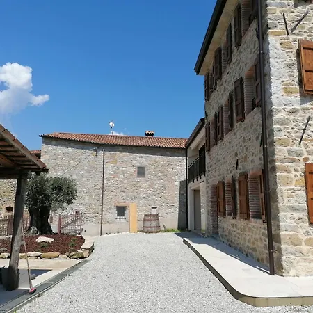 Silvae In Puri Nella Valle Dei Laghi Fratta (Treviso)